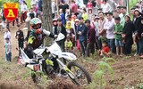 Xem những tay đua mô tô trình diễn ở Cao nguyên đá Hà Giang